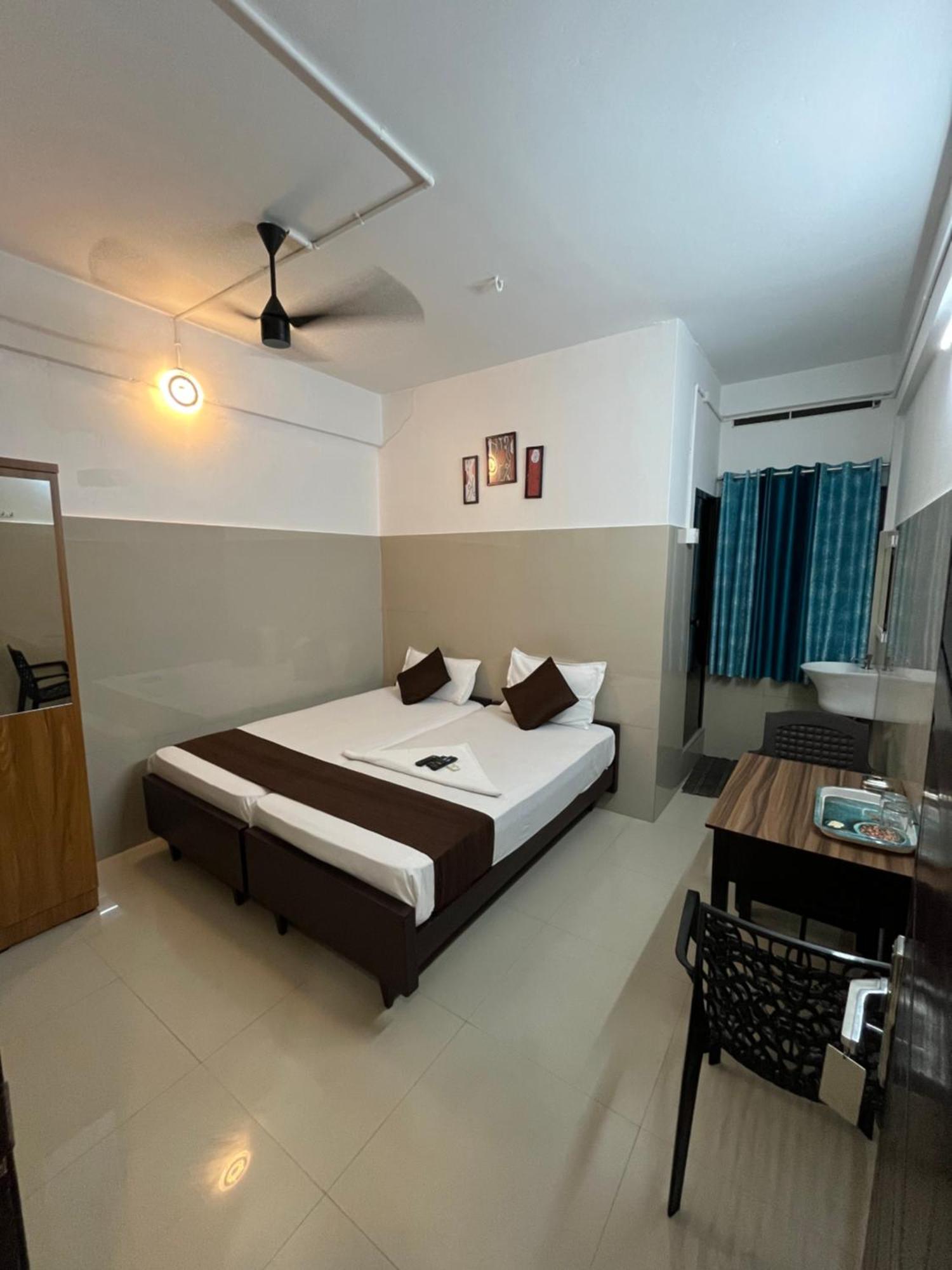 Priya Lodge Calecute Exterior foto
